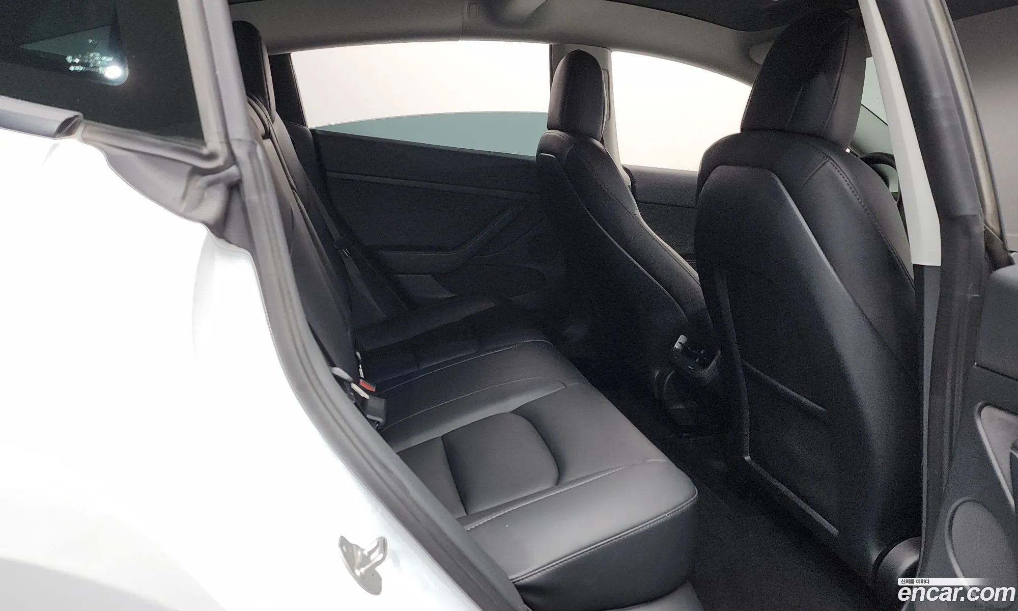 Tesla Model 3 2022 — 12