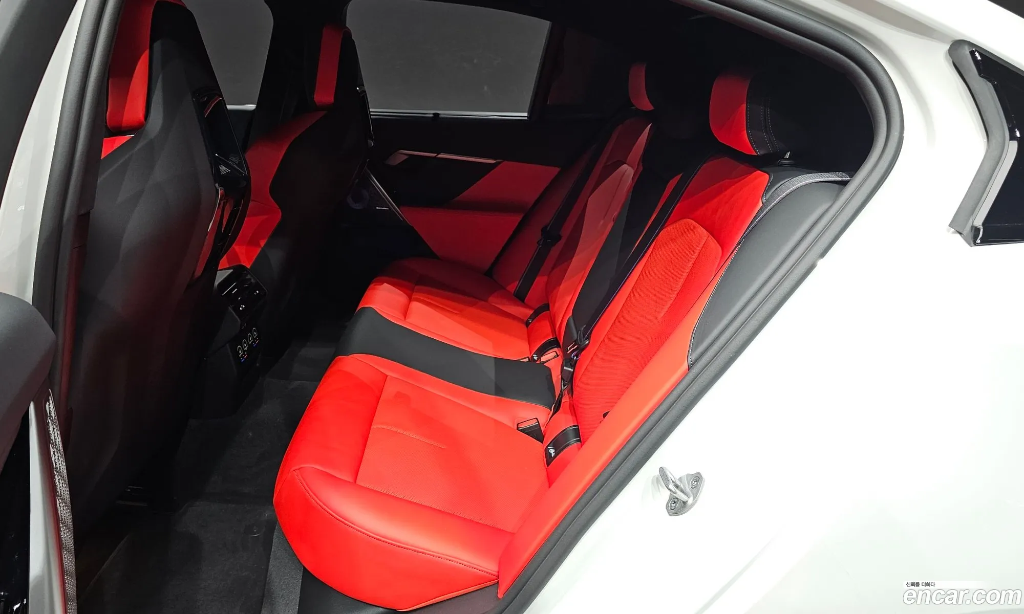 BMW M5 2025 WBS81FK02TCW48516 — 16
