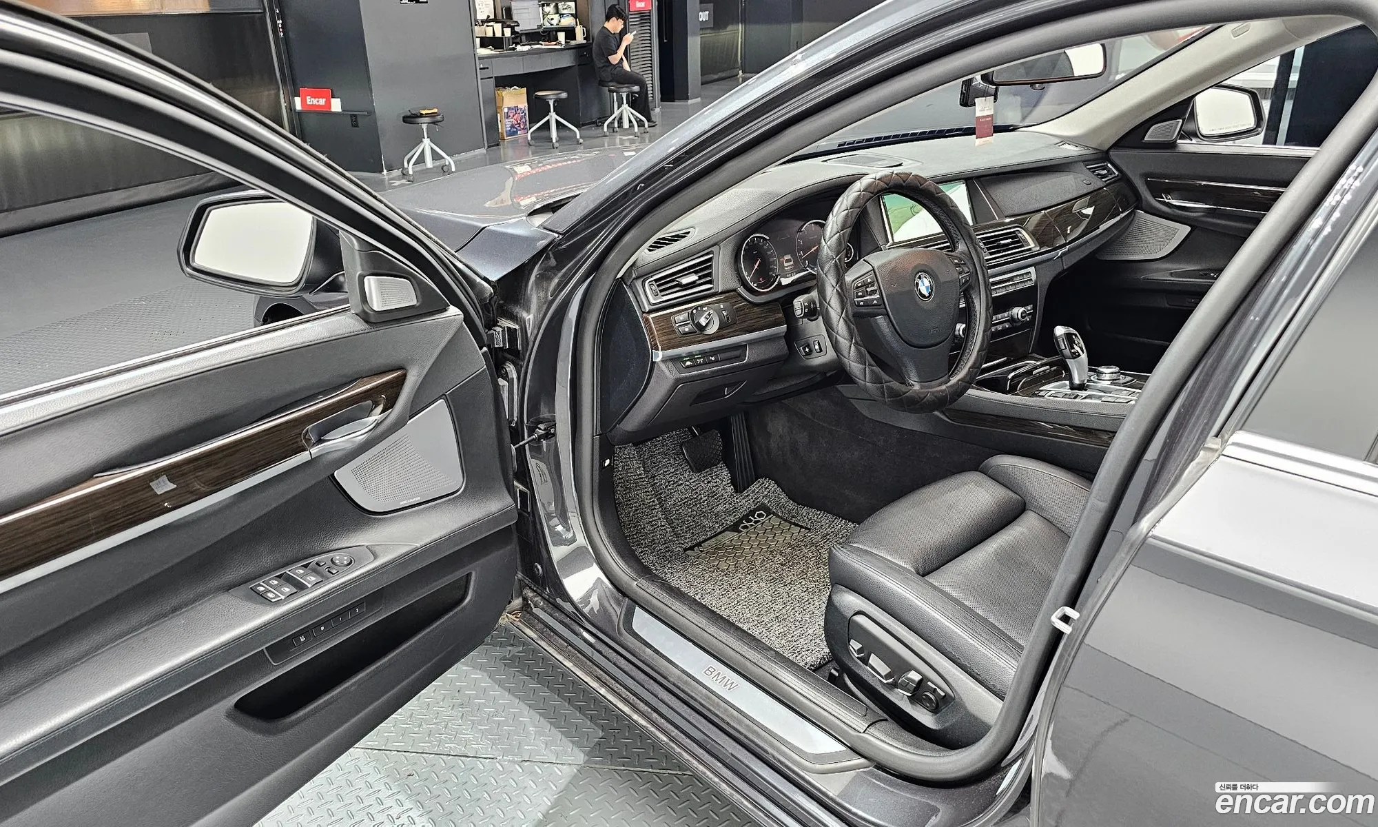 BMW 7 Series 2012 WBAYE8107DDD87694 — 14