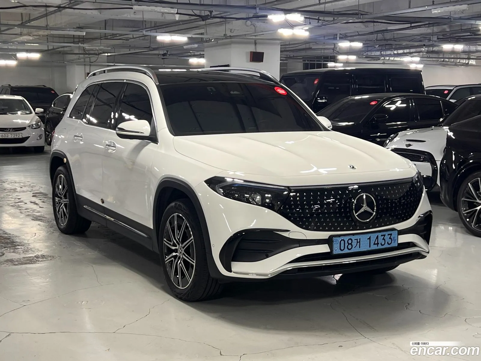 Mercedes-Benz EQB X243 2024 — 2