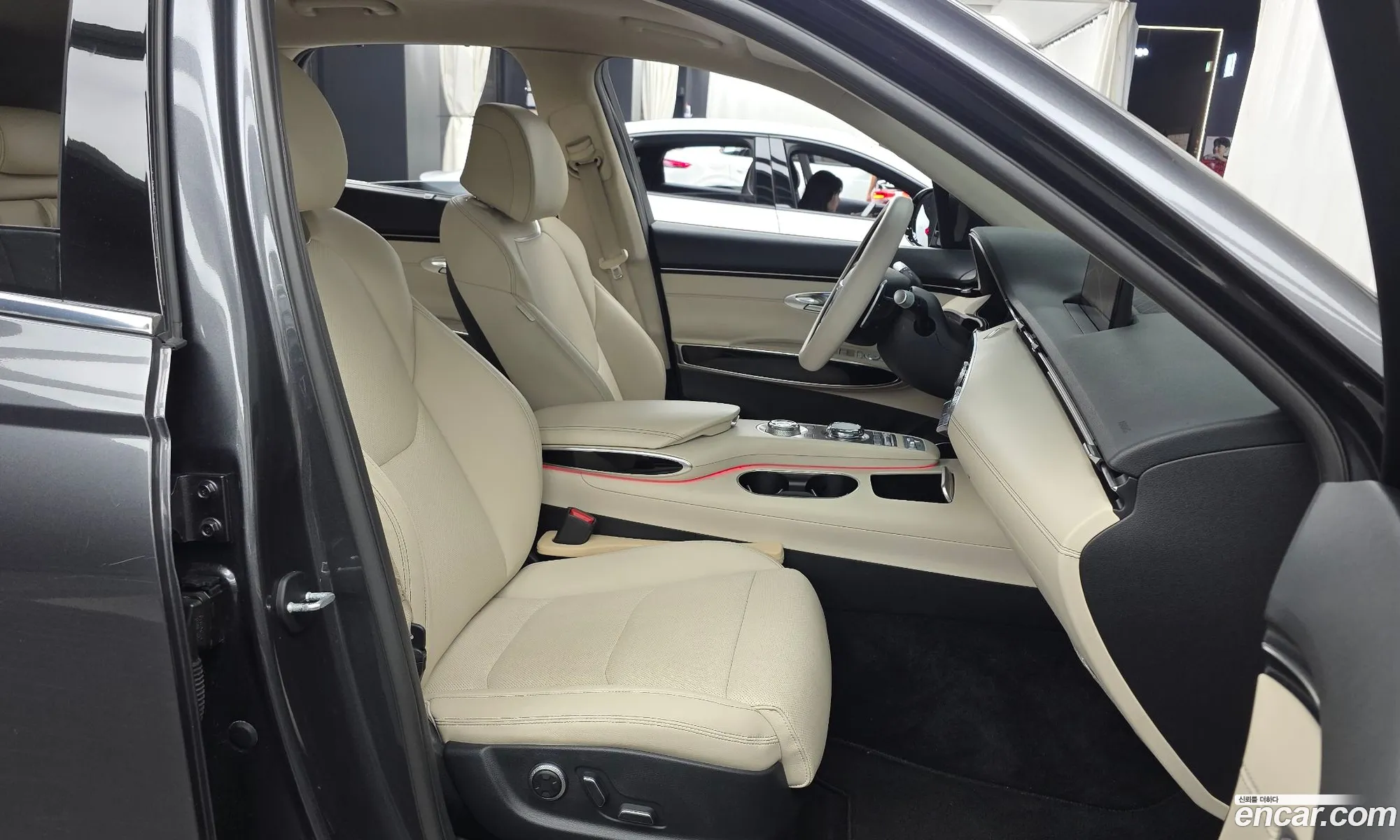 Genesis GV70 2021 — 12
