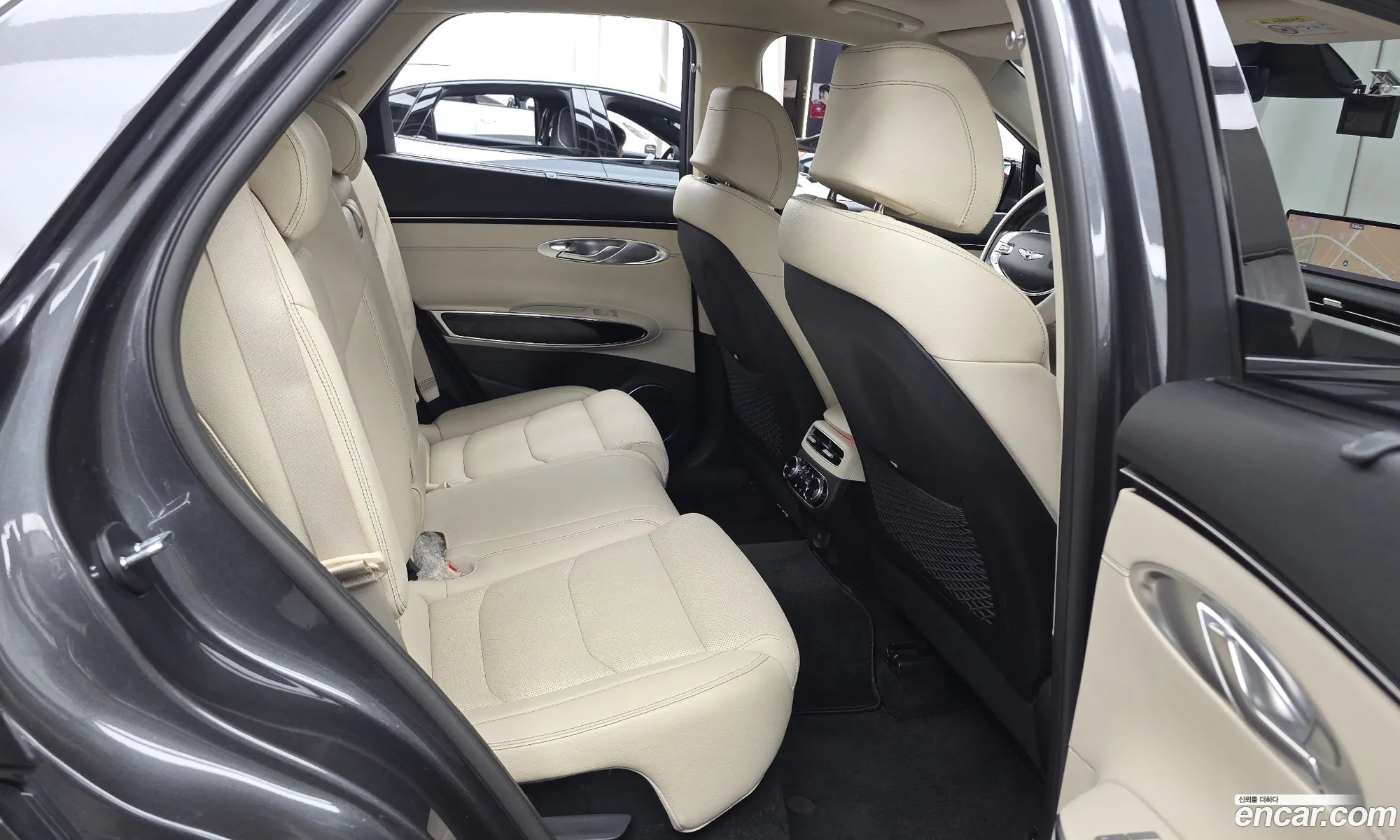 Genesis GV70 2021 — 8