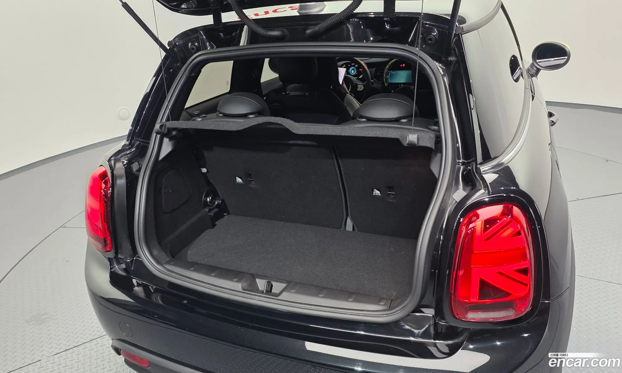 Mini Cooper Electric 2023 — 4