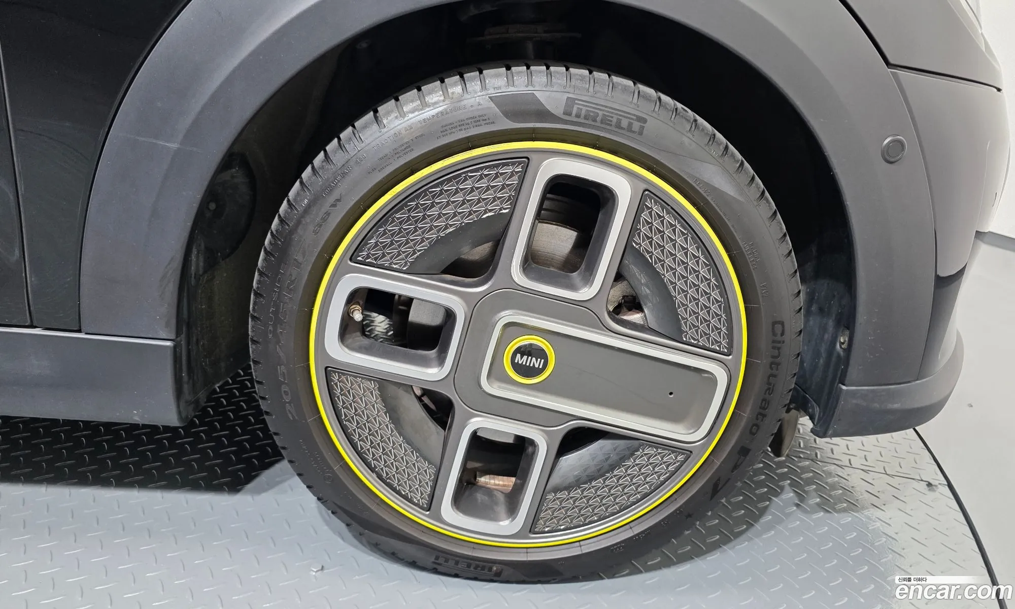 Mini Cooper Electric 2023 — 18