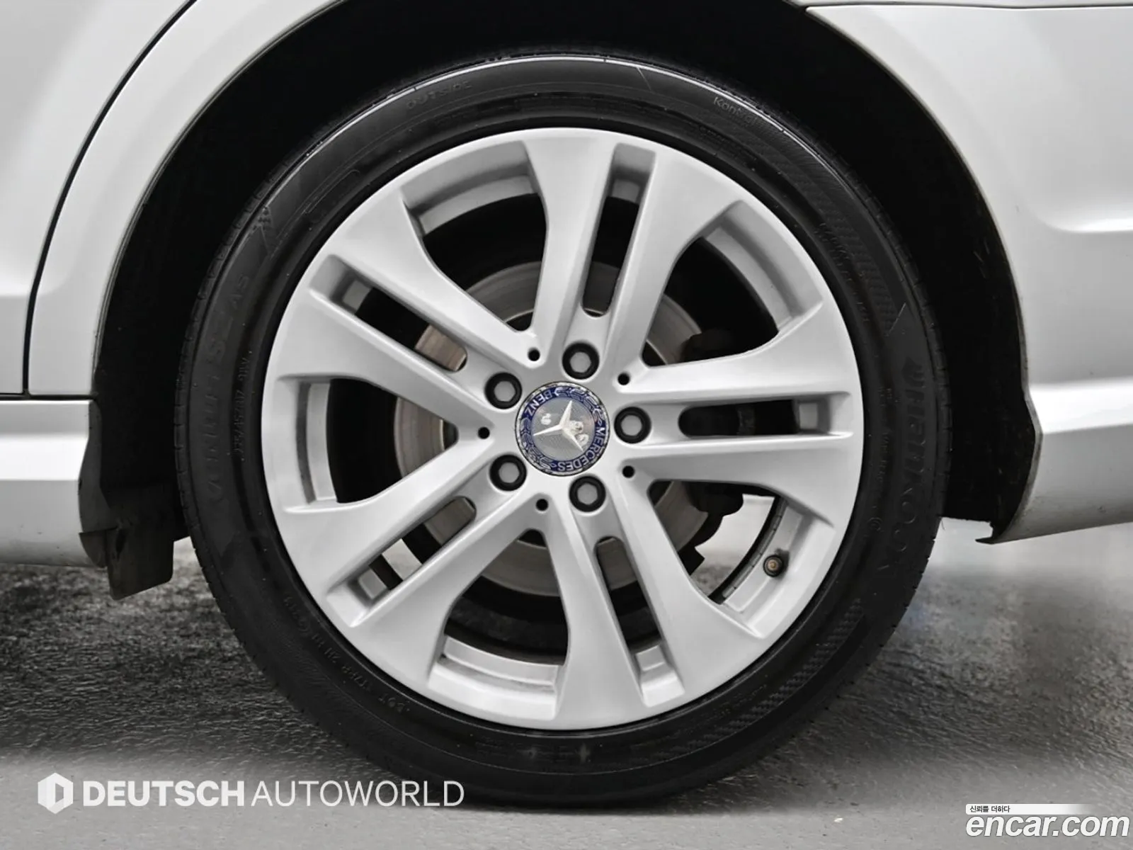 Mercedes-Benz C-Class W204 2011 — 11