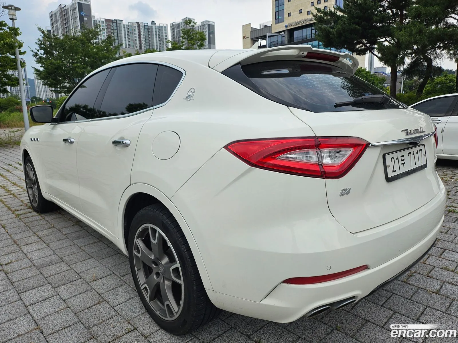 Maserati Levante 2017 — 2