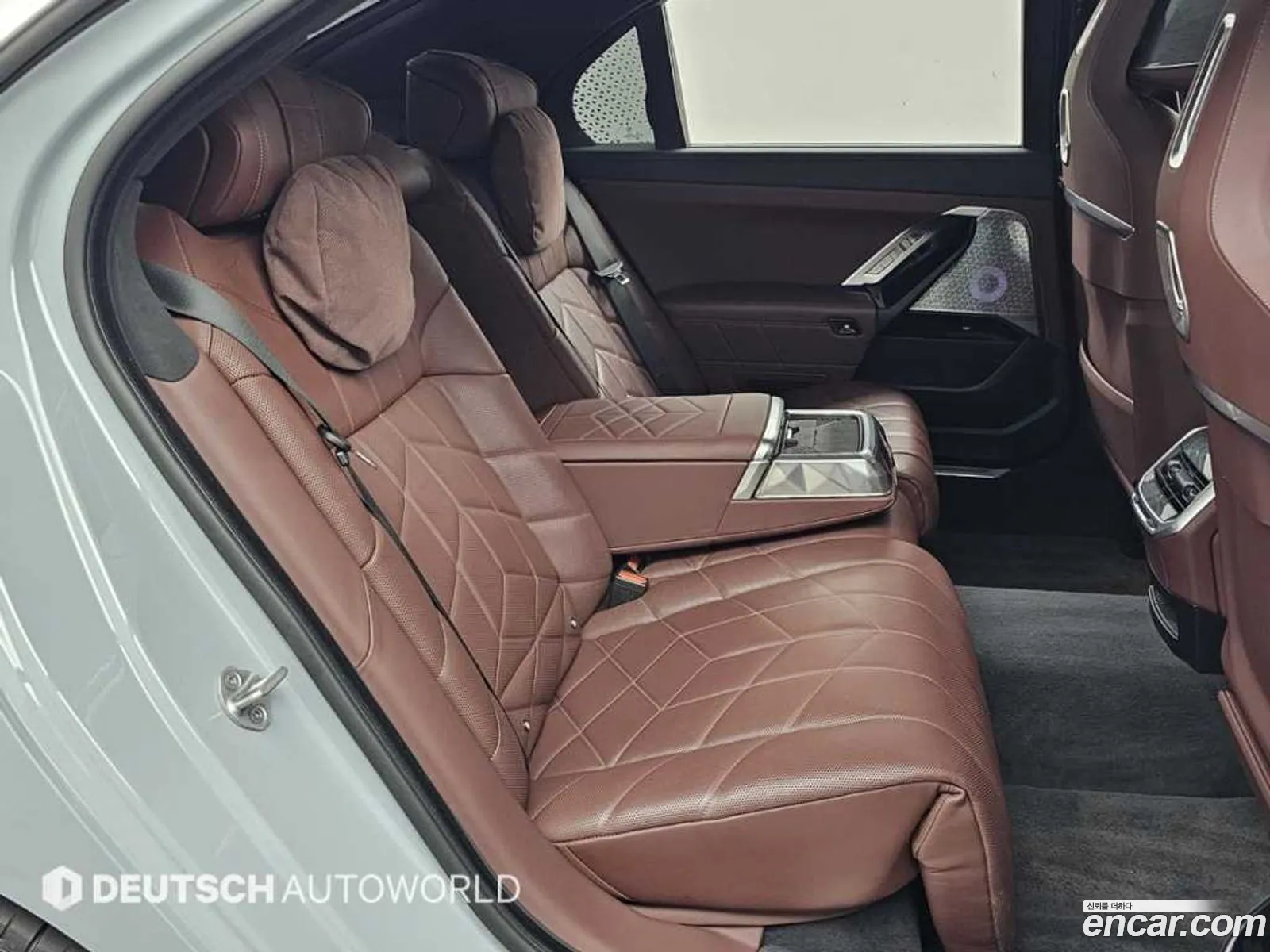 BMW i7 2023 — 12