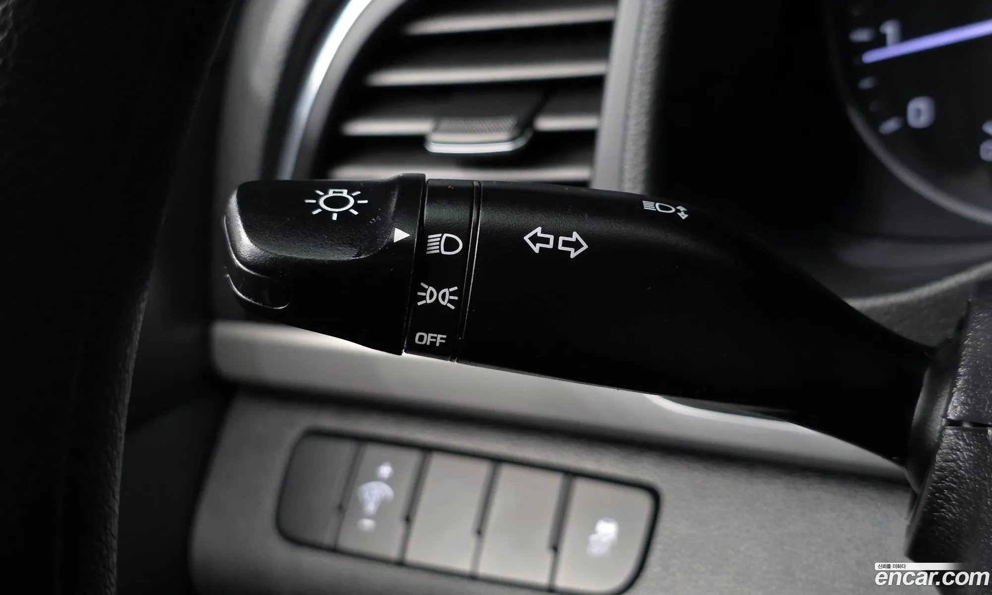 Hyundai Elantra AD 2018 — 28