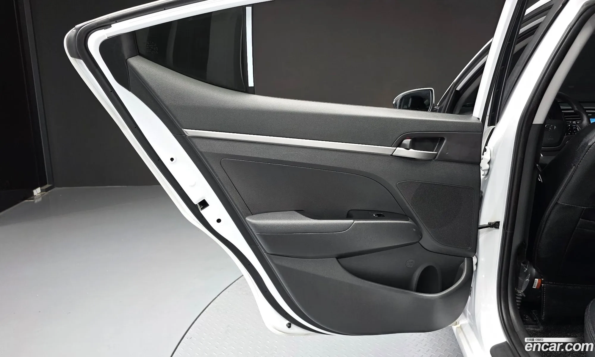 Hyundai Elantra AD 2018 — 3
