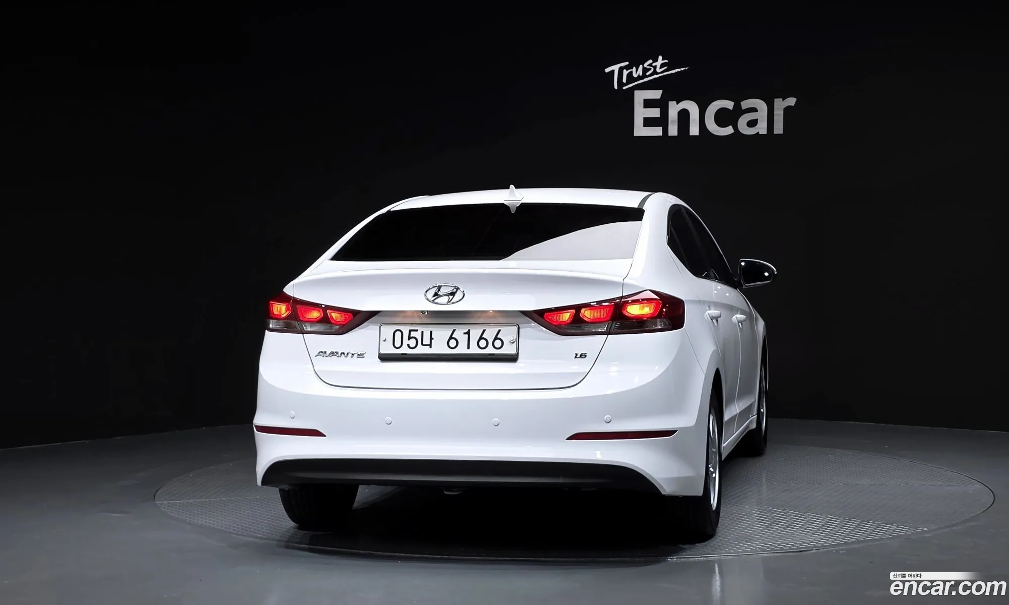Hyundai Elantra AD 2018 — 9