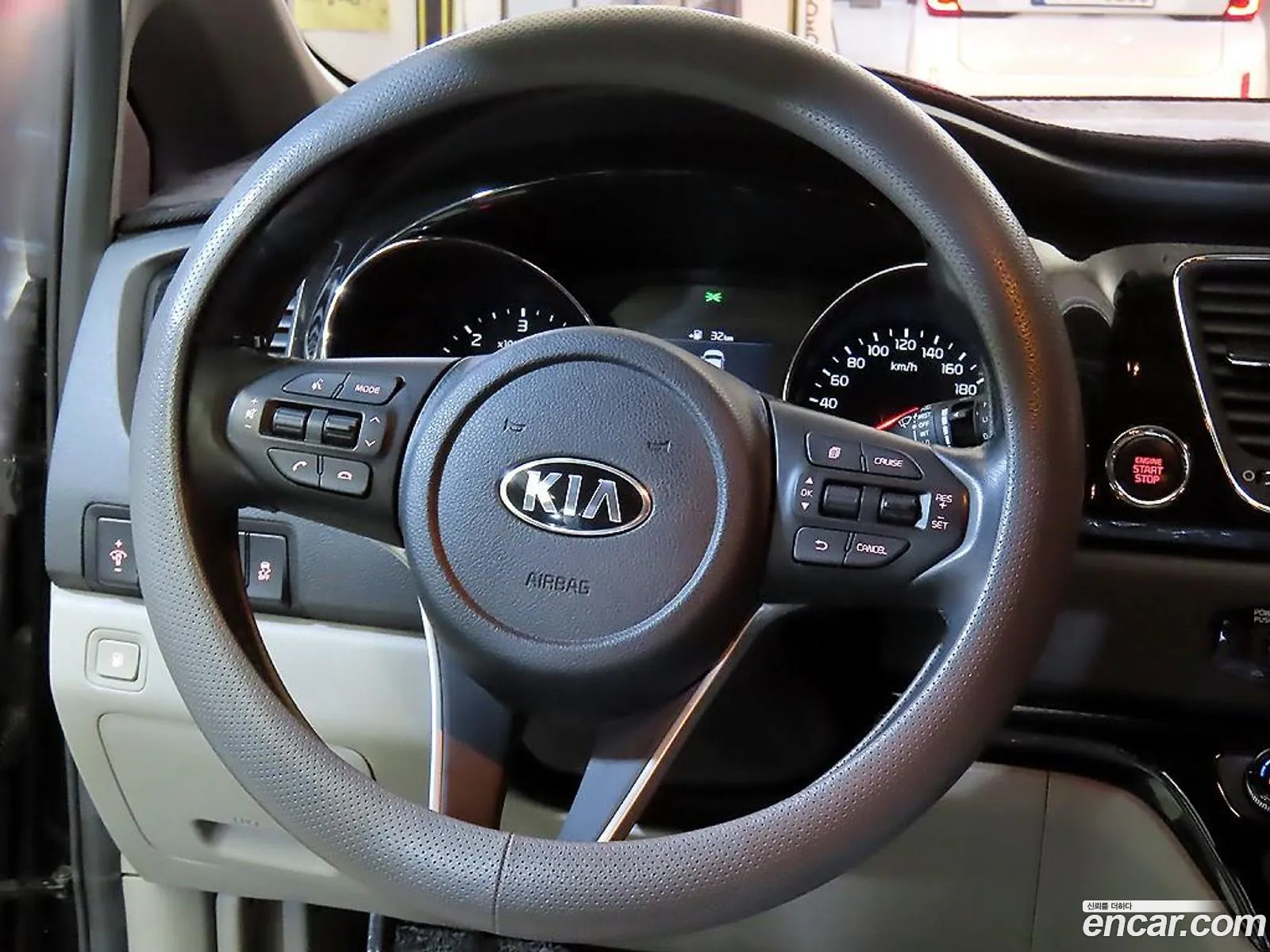 Kia Carnival 2018 — 17