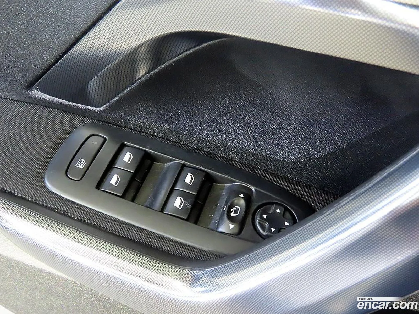 Peugeot 2008 2015 — 13