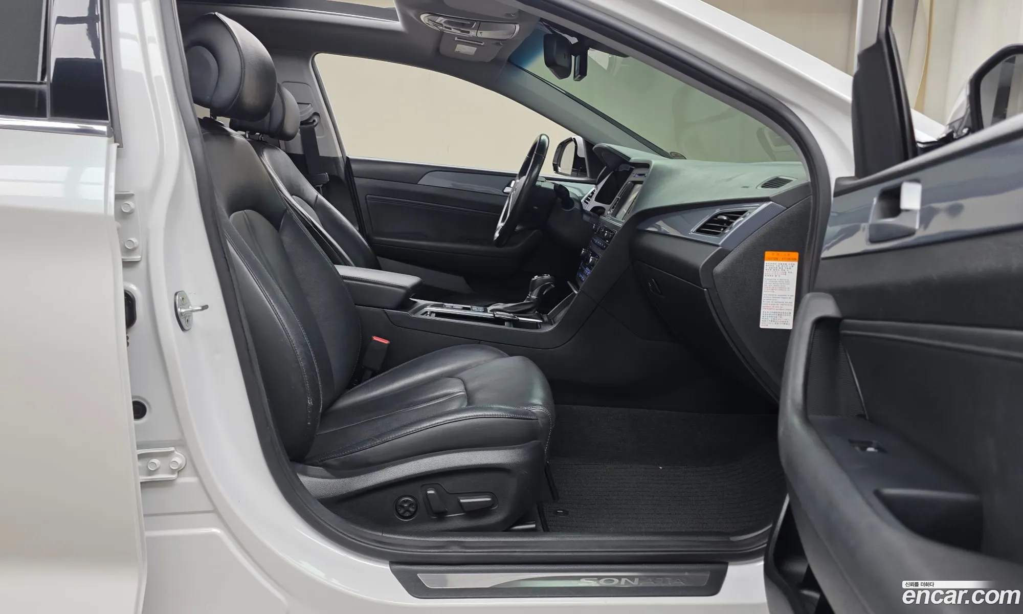 Hyundai LF Sonata Hybrid 2016 — 3