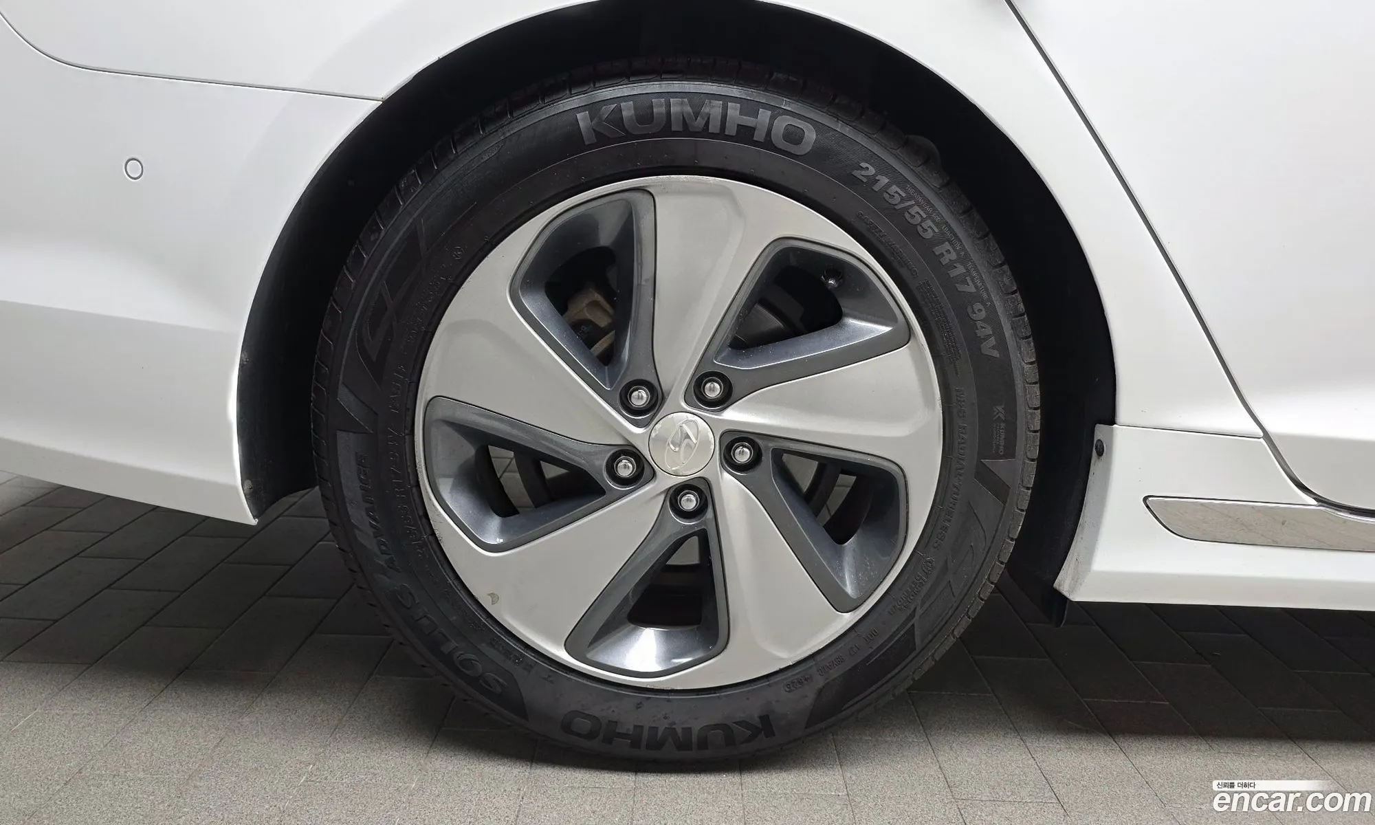 Hyundai LF Sonata Hybrid 2016 — 7