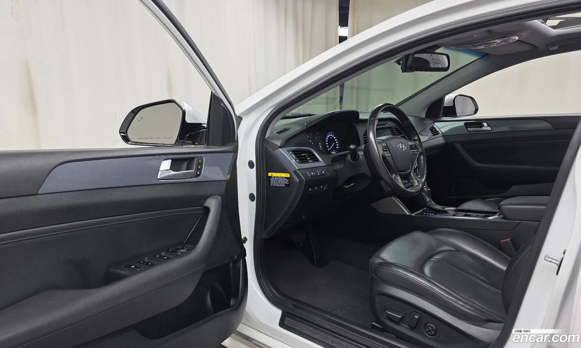 Hyundai LF Sonata Hybrid 2016 — 19
