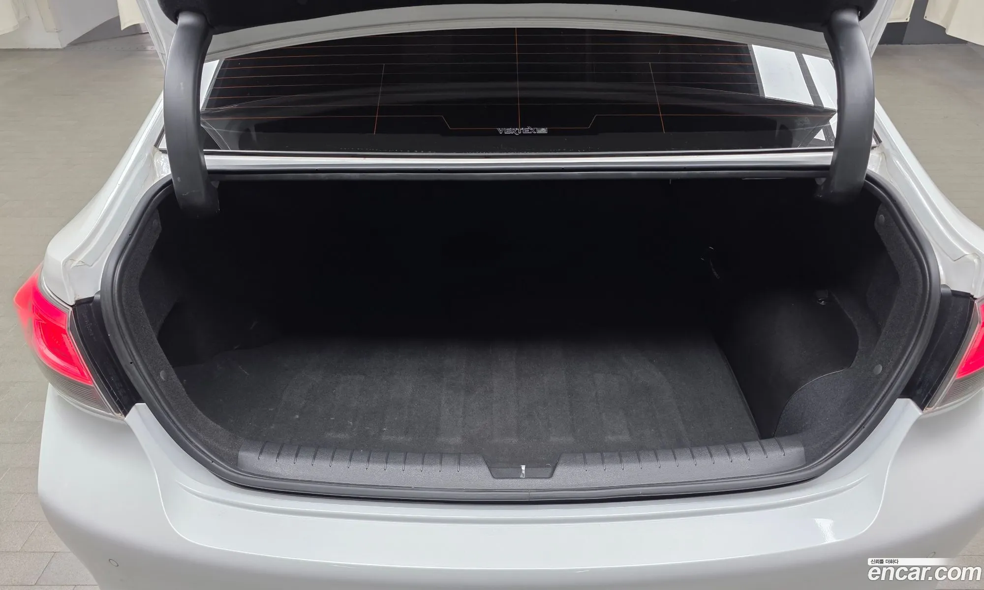 Hyundai LF Sonata Hybrid 2016 — 16