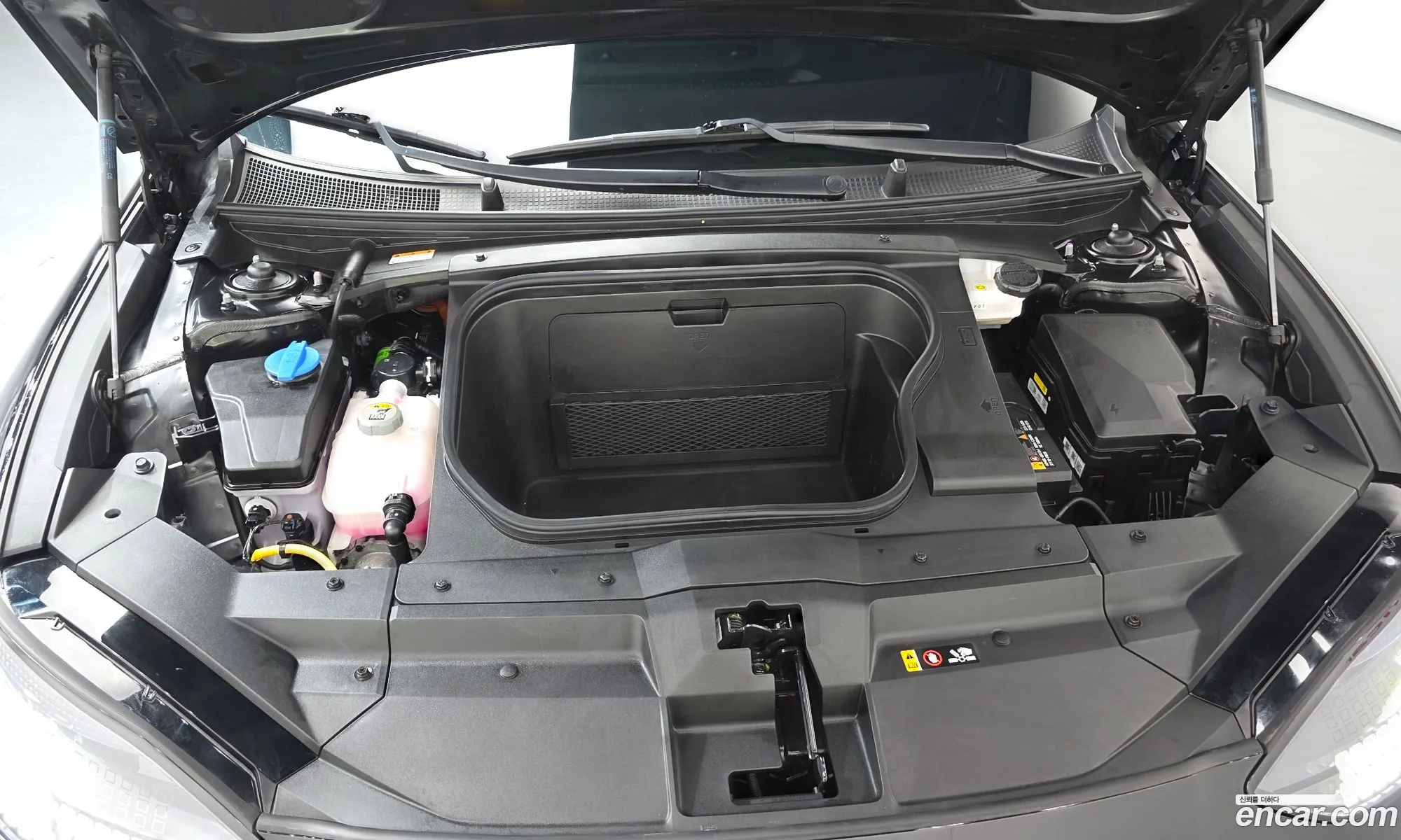 Hyundai Ioniq 6 2022 — 28