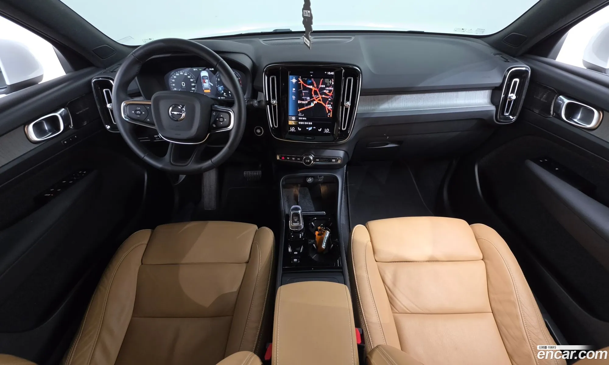 Volvo XC40 2022 — 17