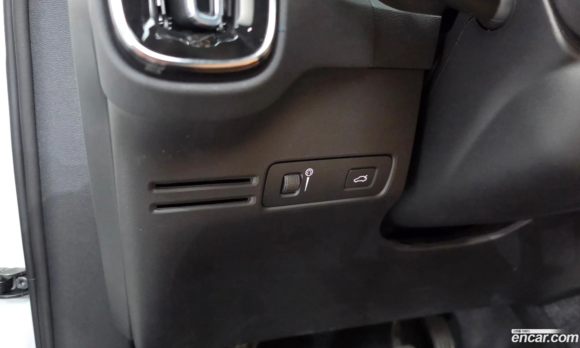 Volvo XC40 2022 — 2