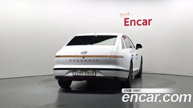 Hyundai Grandeur Hybrid 2024 — 3
