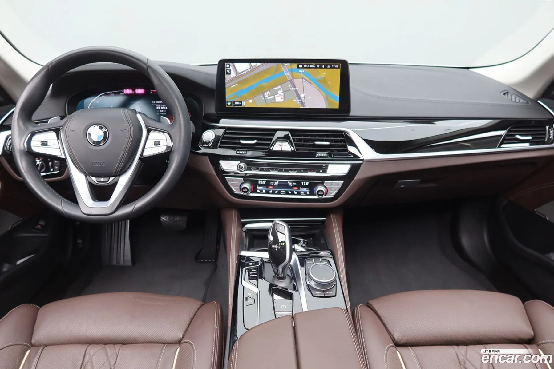 BMW 5 Series 2021 — 17