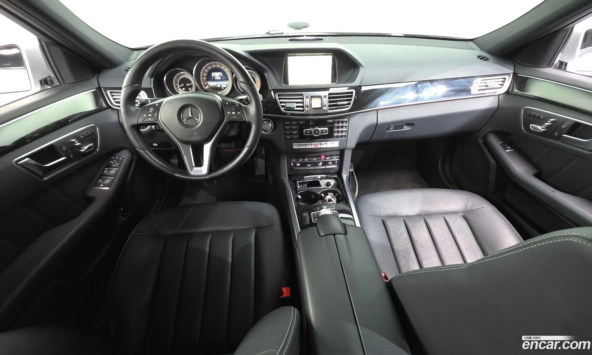 Mercedes-Benz E-Class W212 2014 WDDHF5FB2EB010148 — 27