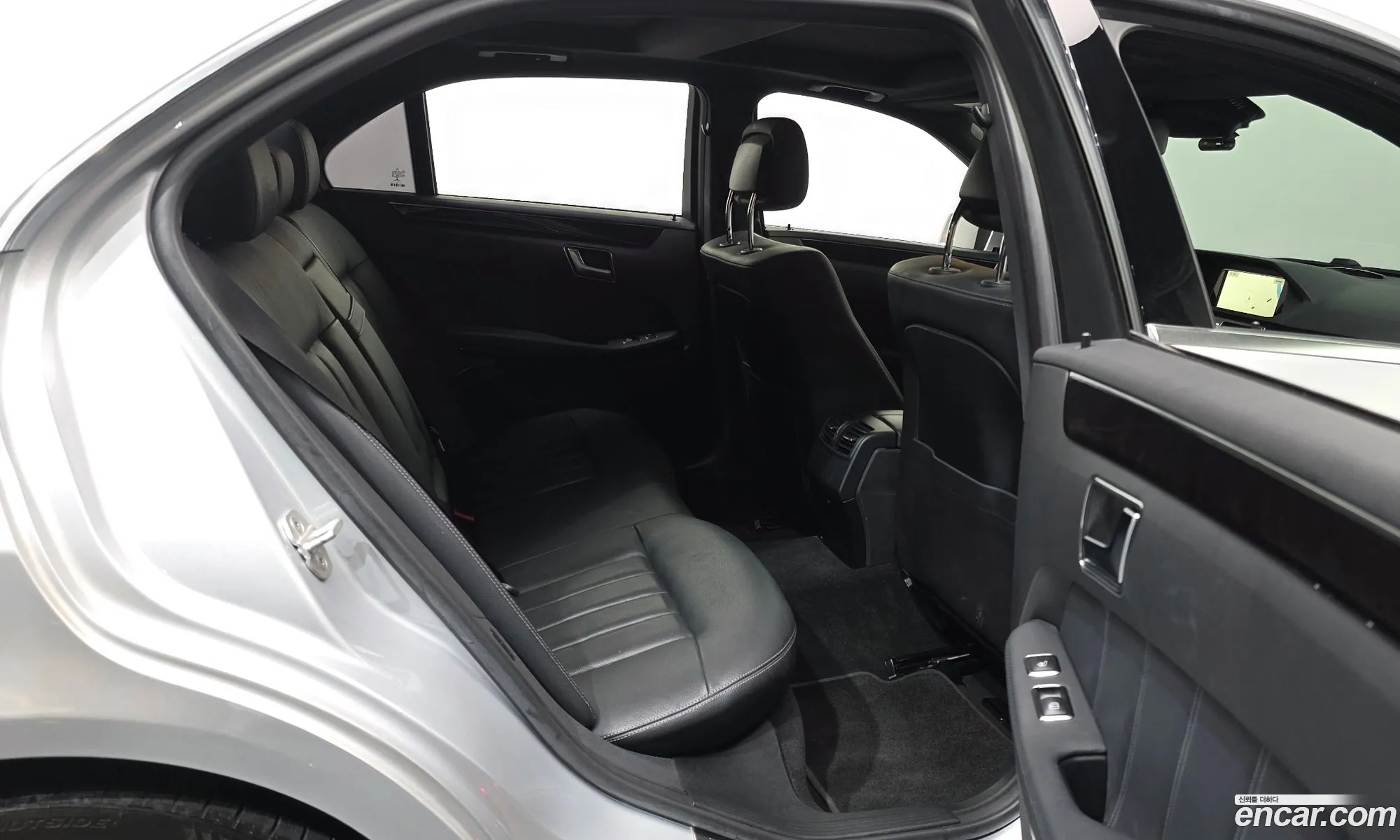 Mercedes-Benz E-Class W212 2014 WDDHF5FB2EB010148 — 7