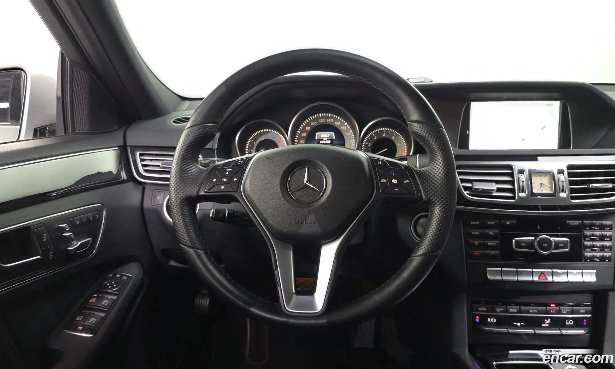 Mercedes-Benz E-Class W212 2014 WDDHF5FB2EB010148 — 15