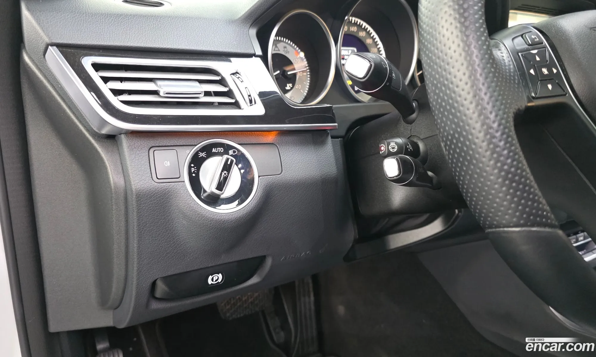 Mercedes-Benz E-Class W212 2014 WDDHF5FB2EB010148 — 28