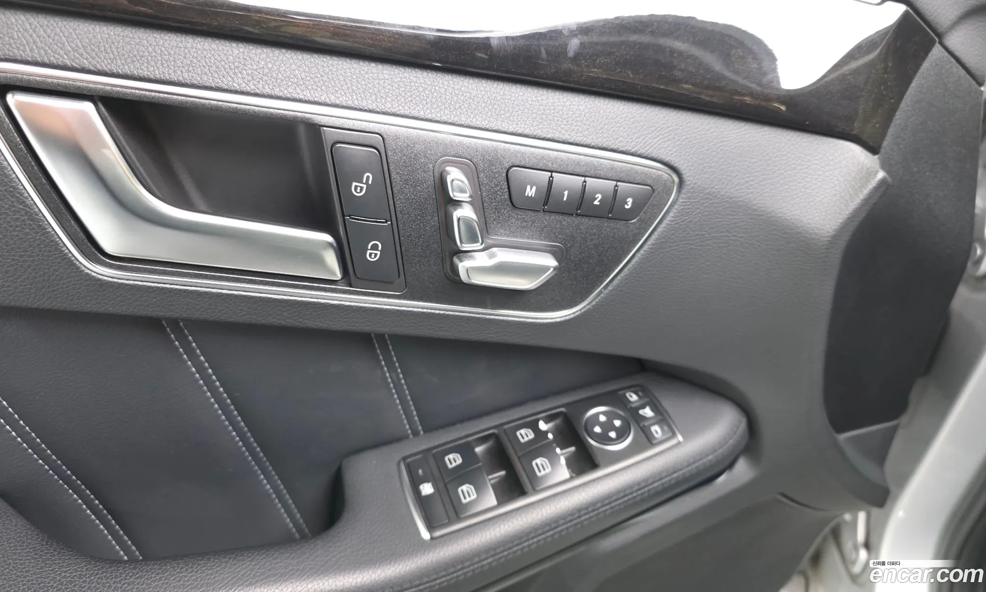 Mercedes-Benz E-Class W212 2014 WDDHF5FB2EB010148 — 25