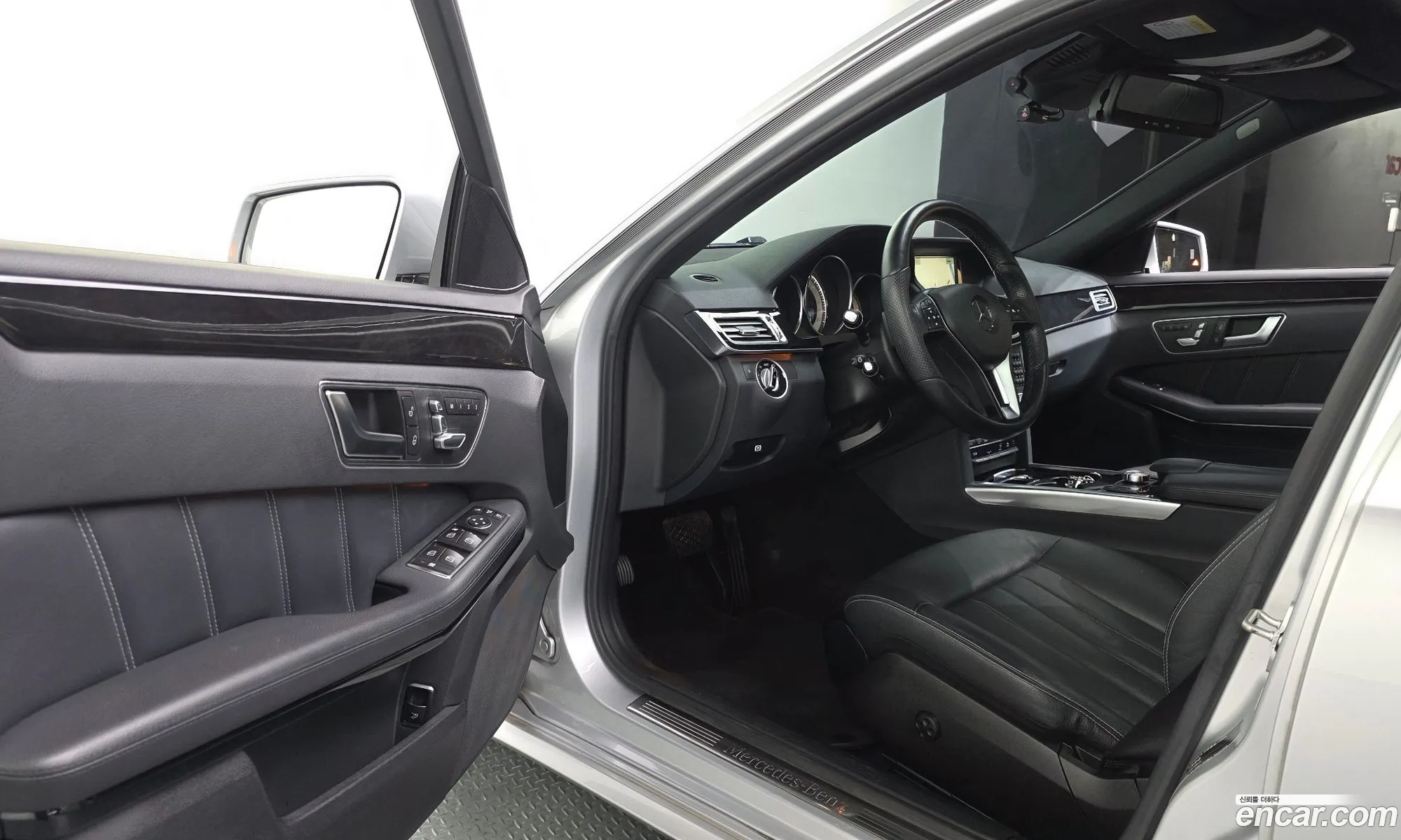 Mercedes-Benz E-Class W212 2014 WDDHF5FB2EB010148 — 9