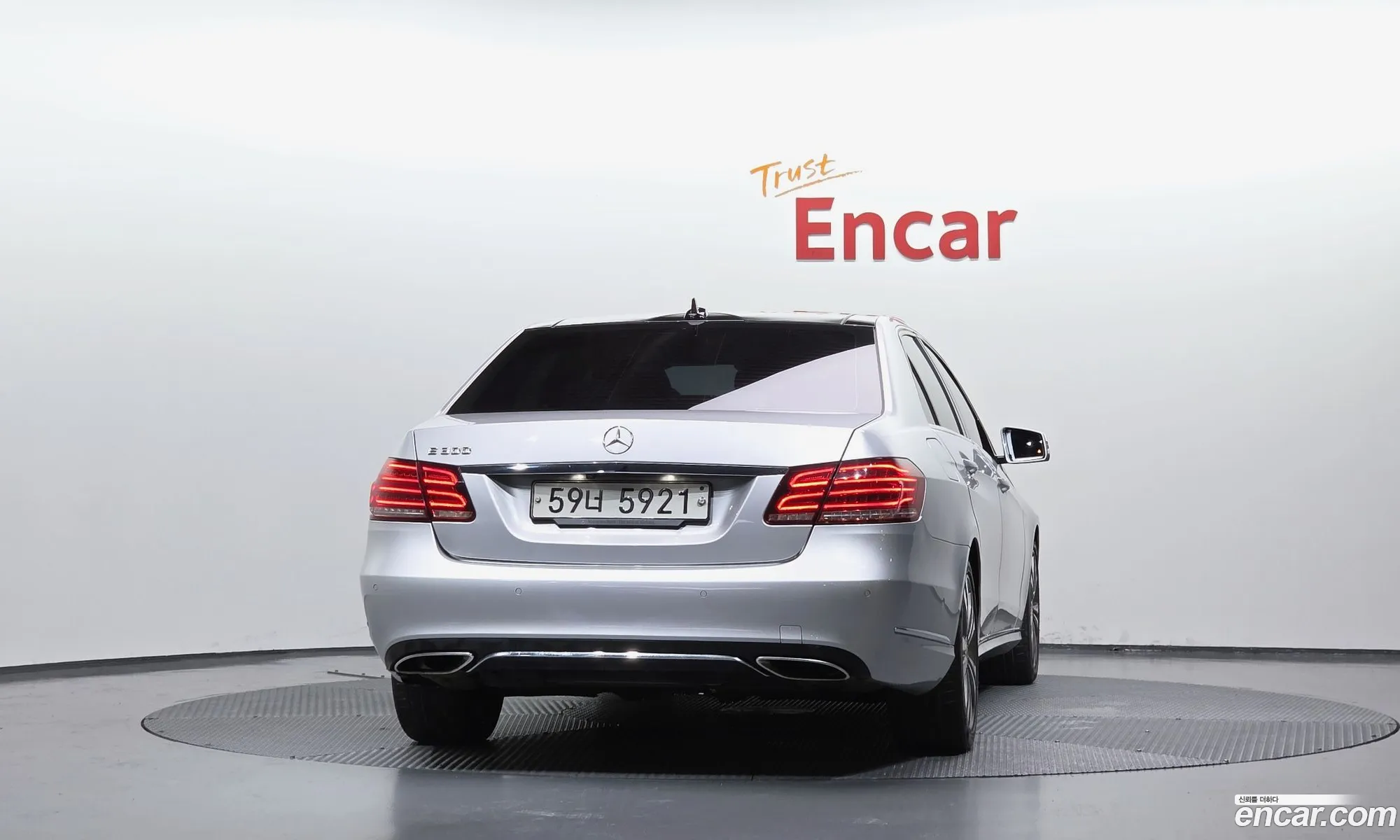 Mercedes-Benz E-Class W212 2014 WDDHF5FB2EB010148 — 22