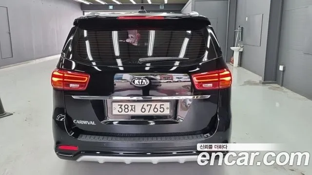 Kia Carnival 2019 — 3