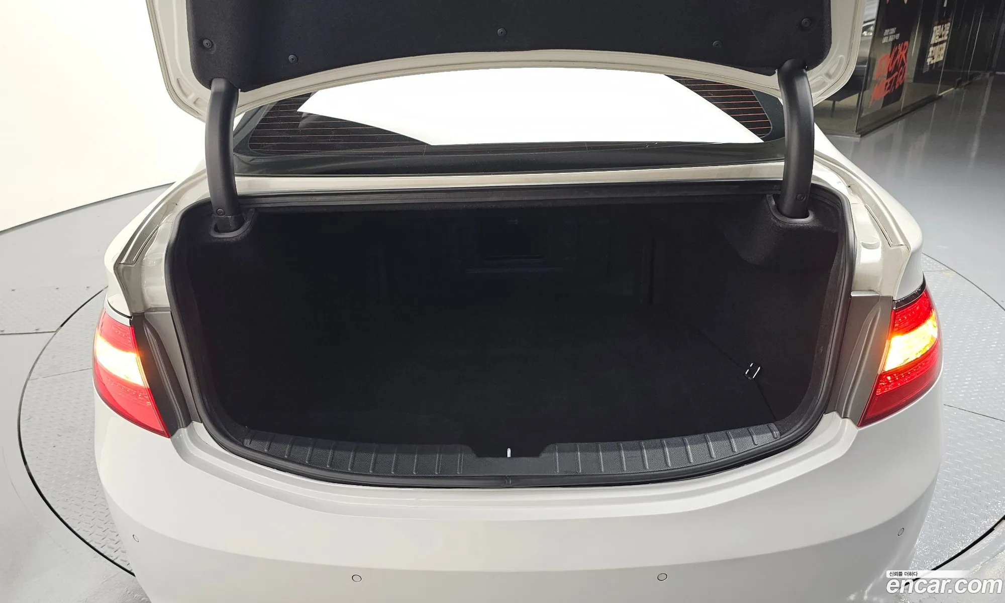Hyundai Grandeur HG 2012 — 25