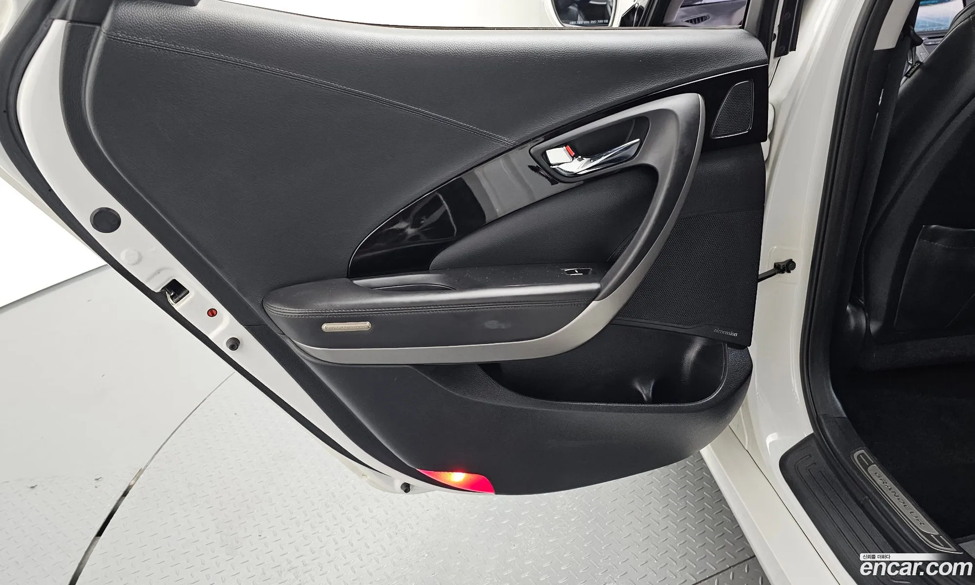Hyundai Grandeur HG 2012 — 24