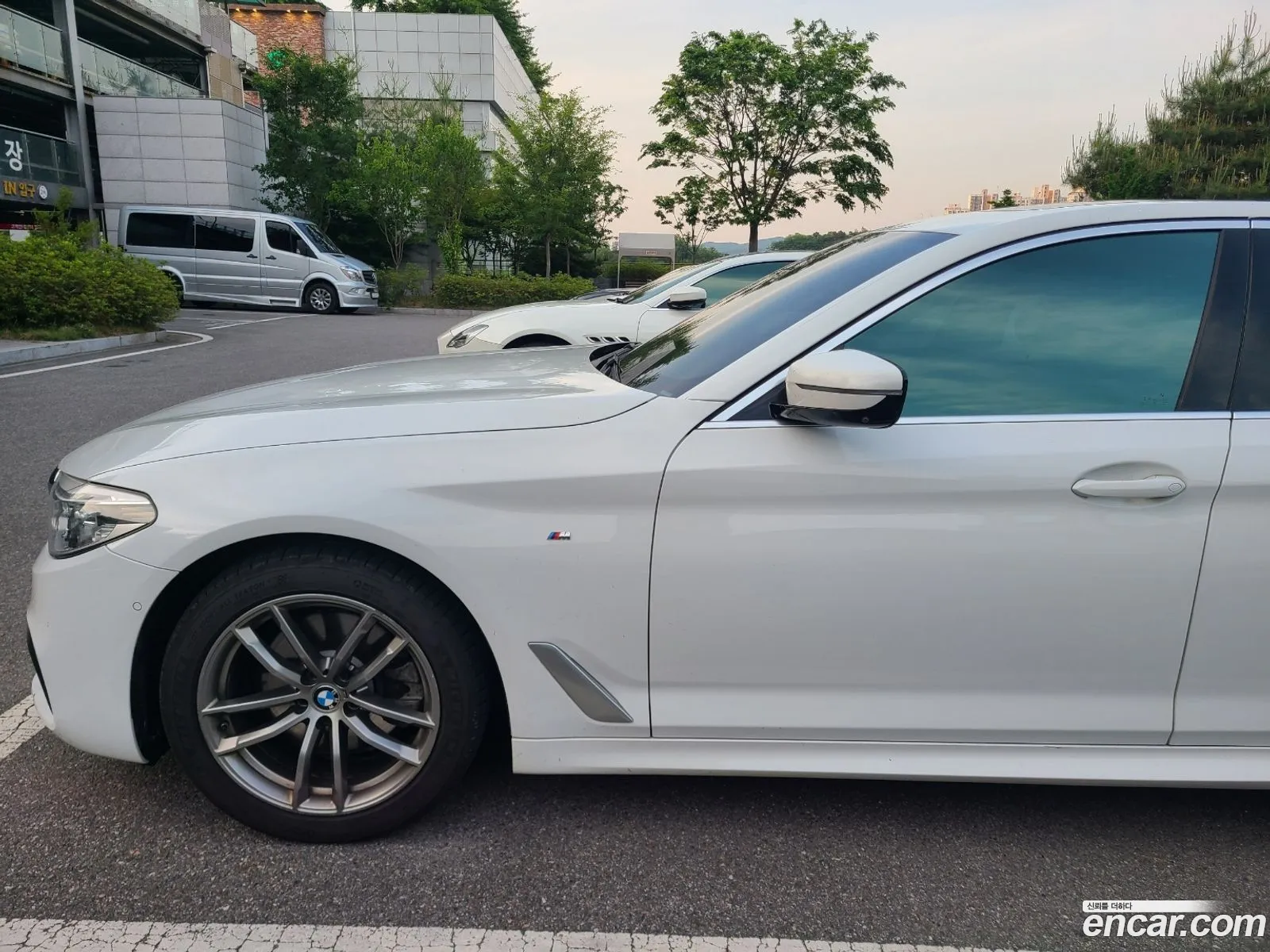 BMW 5 Series 2019 — 10