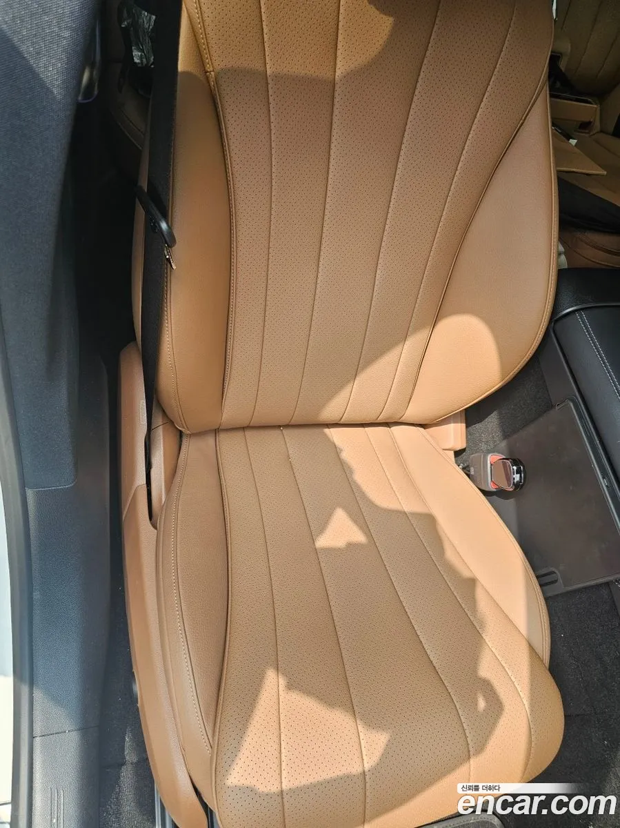 Mercedes-Benz E-Class W214 2025 — 19