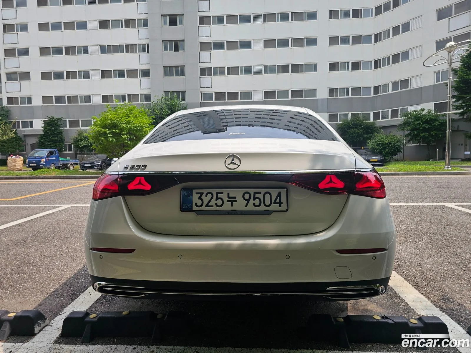 Mercedes-Benz E-Class W214 2025 — 14