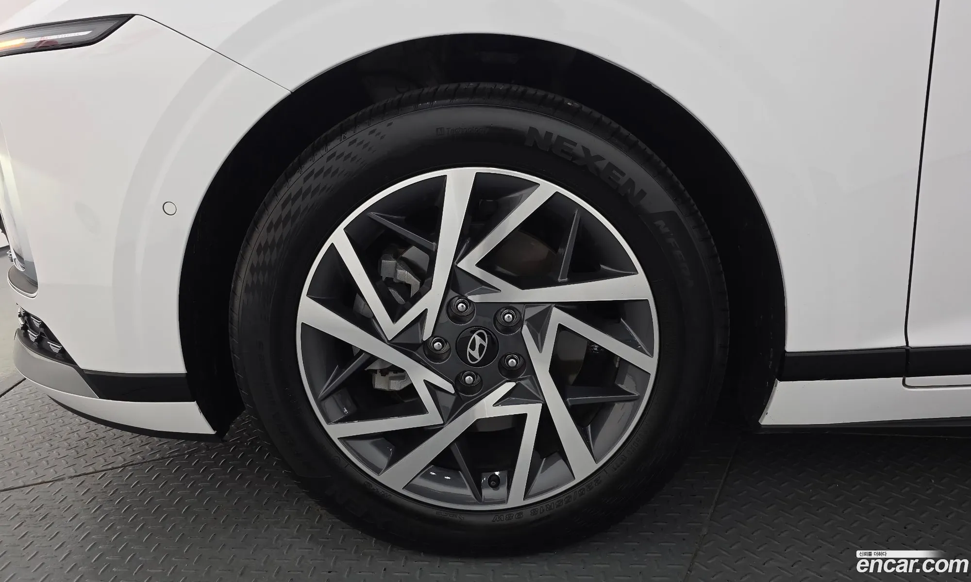 Hyundai Grandeur 2023 — 17