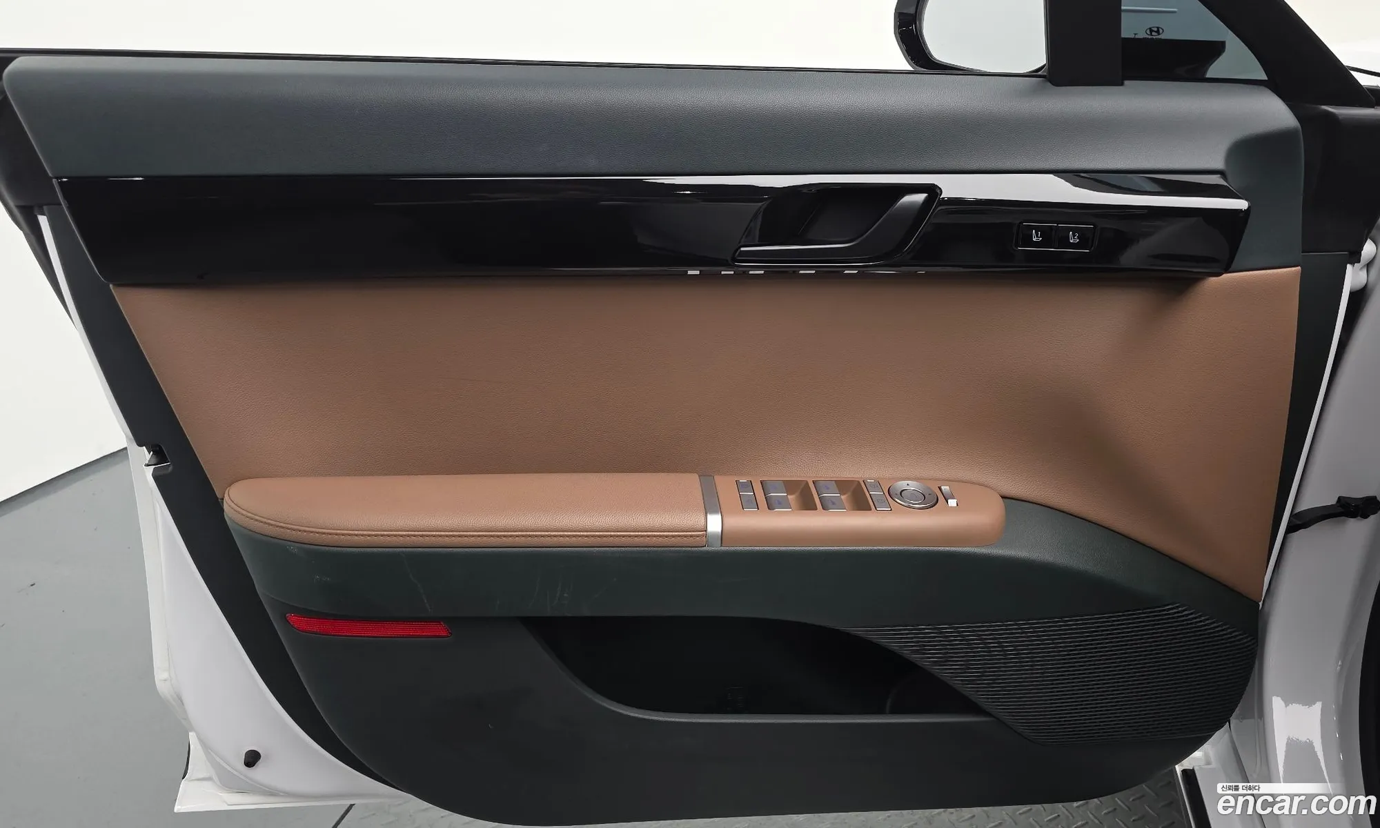 Hyundai Grandeur 2023 — 30