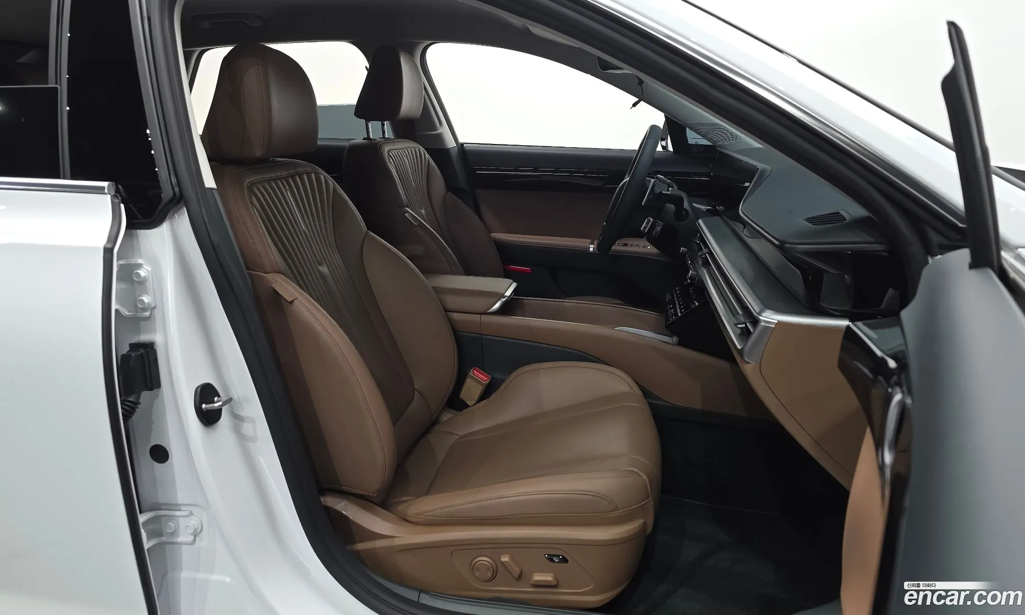 Hyundai Grandeur 2023 — 18