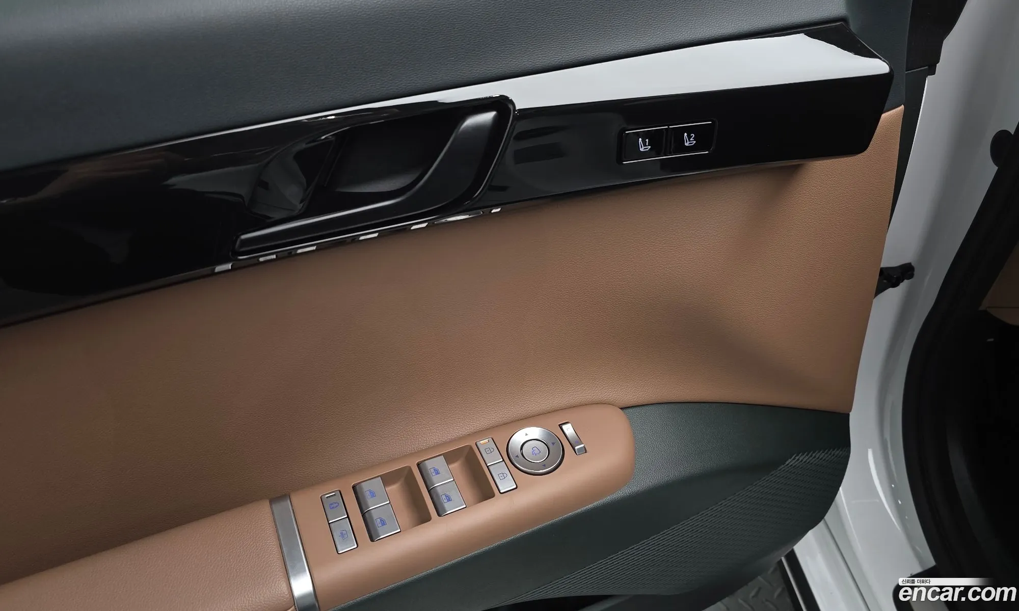 Hyundai Grandeur 2023 — 28