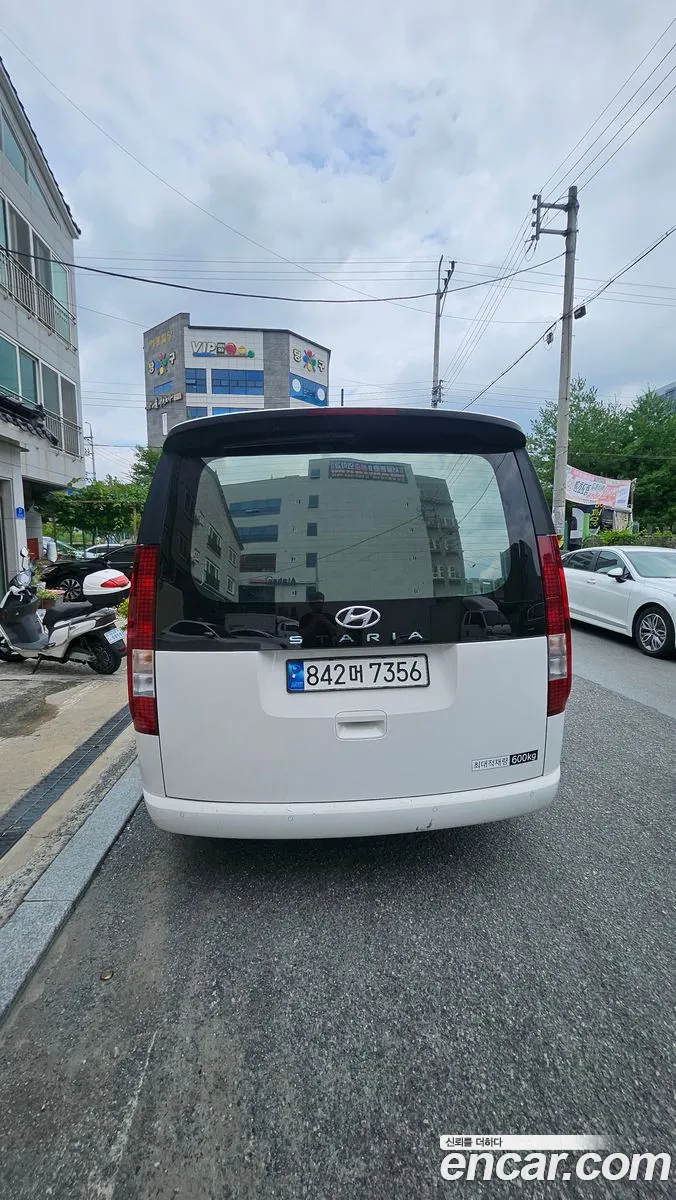 Hyundai Staria 2023 — 5