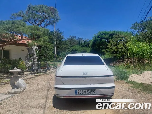 Hyundai Grandeur Hybrid 2026 — 3