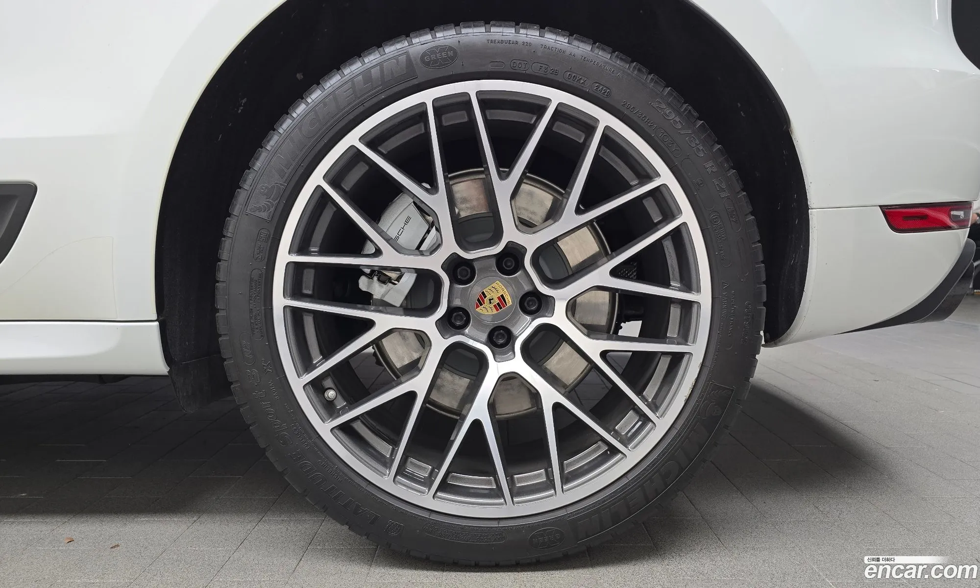 Porsche Macan 2020 WP1AG2959LLB65203 — 30