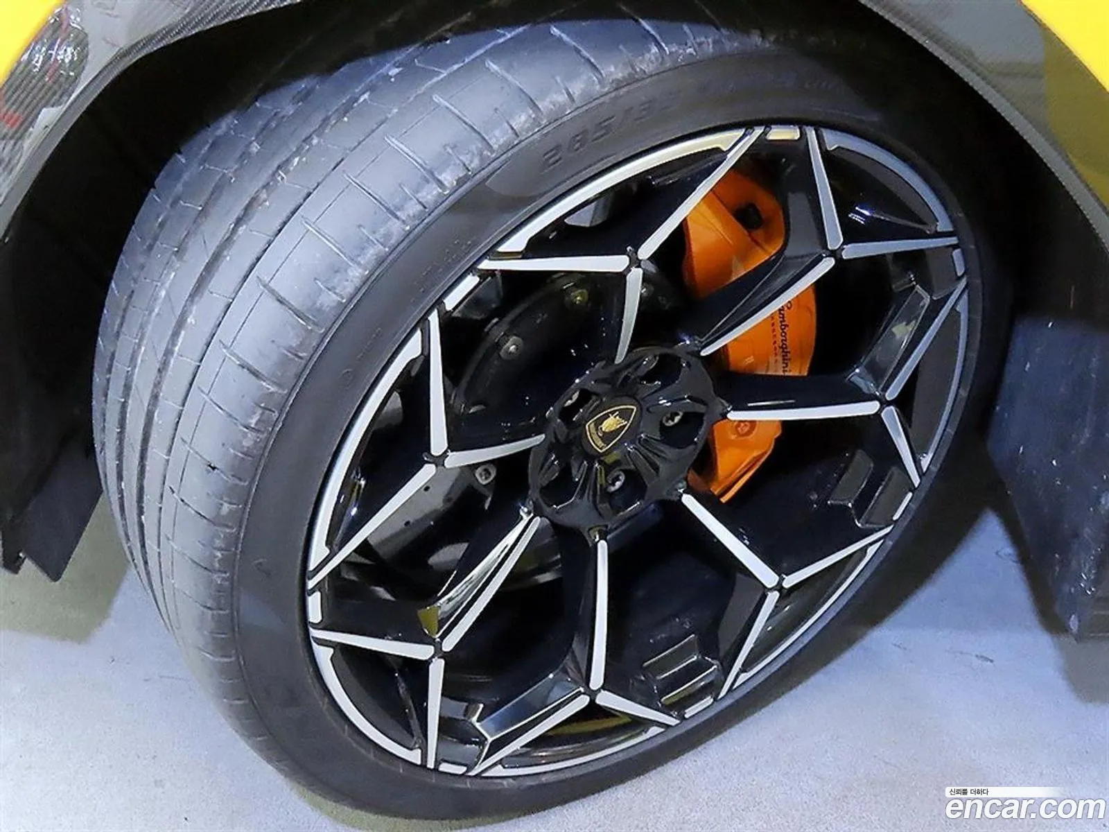 Lamborghini Urus 2024 — 3