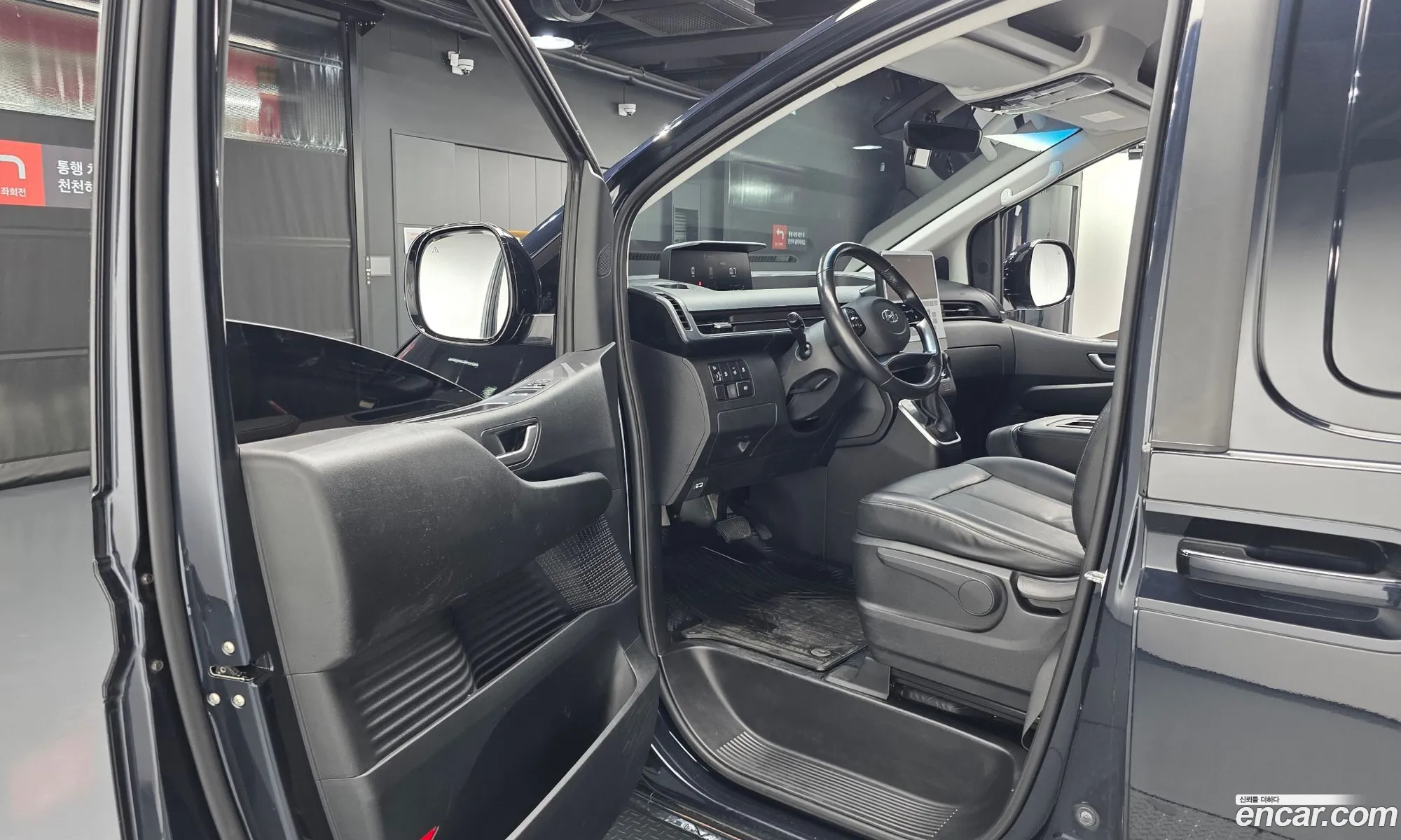 Hyundai Staria 2021 — 25