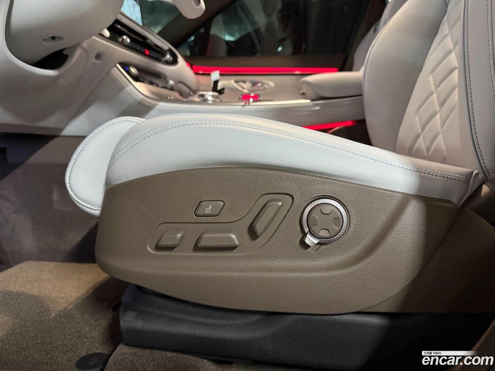 Genesis Electrified GV70 2026 — 11