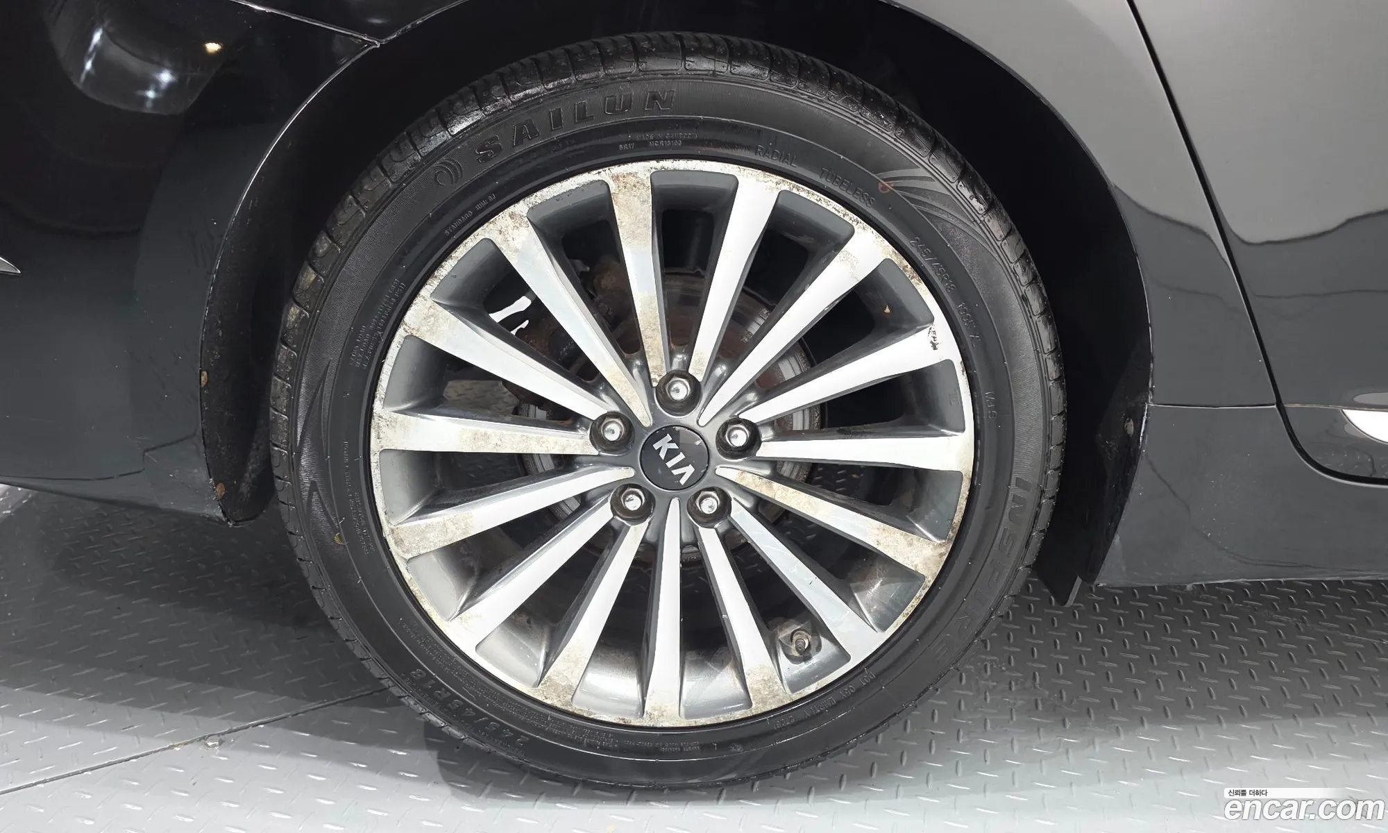 Kia K7 2016 KNALM415BGA215720 — 24
