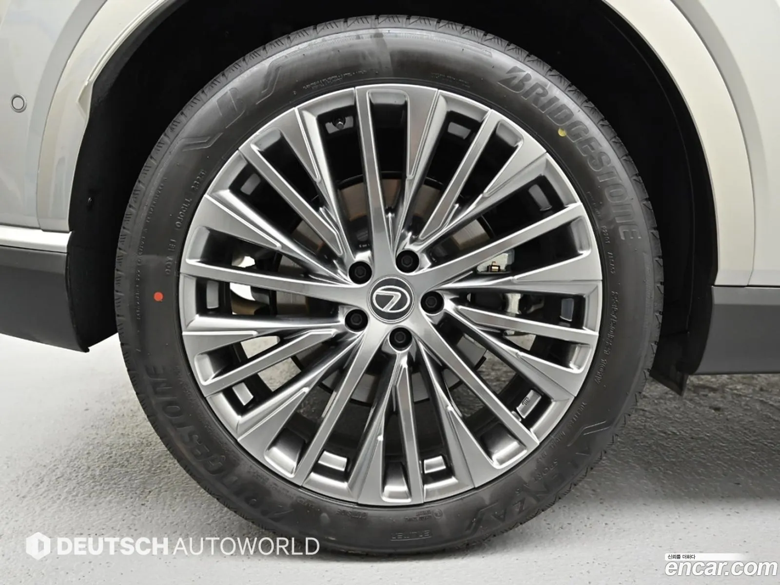 Lexus RX350h 2025 — 7